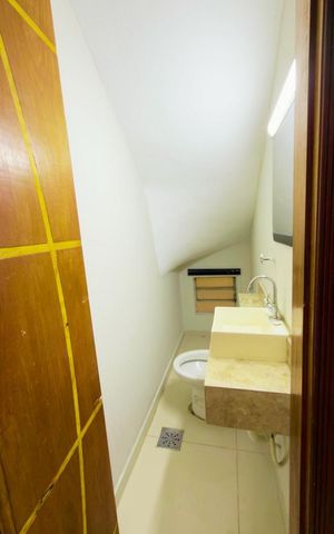 Casa à venda com 125m², 3 quartos e 2 vagas Casa à venda com 125m², 3 quartos e 2 vagasBanheiro