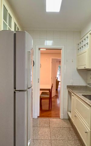 Apartamento à venda com 165m², 4 quartos e 3 vagas Apartamento à venda com 165m², 4 quartos e 3 vagasCozinha