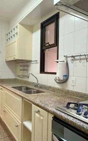 Apartamento à venda com 165m², 4 quartos e 3 vagas Apartamento à venda com 165m², 4 quartos e 3 vagasCozinha