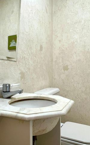 Apartamento à venda com 165m², 4 quartos e 3 vagas Apartamento à venda com 165m², 4 quartos e 3 vagasLavabo