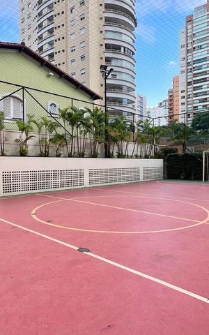 Apartamento à venda com 165m², 4 quartos e 3 vagas Apartamento à venda com 165m², 4 quartos e 3 vagasQuadra