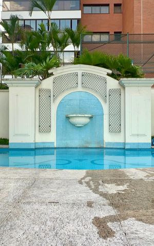 Apartamento à venda com 165m², 4 quartos e 3 vagas Apartamento à venda com 165m², 4 quartos e 3 vagasPiscina