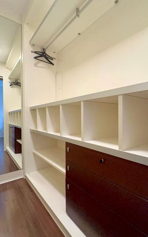 Apartamento à venda com 165m², 4 quartos e 3 vagas Apartamento à venda com 165m², 4 quartos e 3 vagasCloset da suíte 2