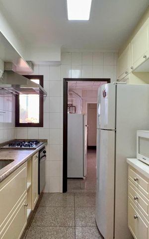 Apartamento à venda com 165m², 4 quartos e 3 vagas Apartamento à venda com 165m², 4 quartos e 3 vagasCozinha