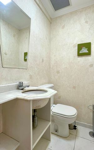 Apartamento à venda com 165m², 4 quartos e 3 vagas Apartamento à venda com 165m², 4 quartos e 3 vagasLavabo