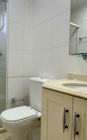 Apartamento à venda com 165m², 4 quartos e 3 vagas Apartamento à venda com 165m², 4 quartos e 3 vagasBanheiro da Suíte 1