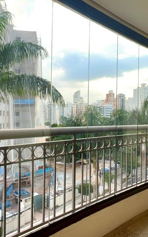 Apartamento à venda com 165m², 4 quartos e 3 vagas Apartamento à venda com 165m², 4 quartos e 3 vagasVaranda