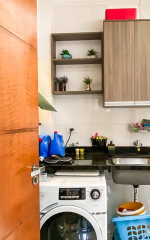 Casa à venda com 68m², 2 quartos e 2 vagas Casa à venda com 68m², 2 quartos e 2 vagasÁrea de Serviço