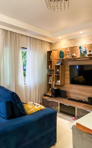Casa à venda com 68m², 2 quartos e 2 vagas Casa à venda com 68m², 2 quartos e 2 vagasSala