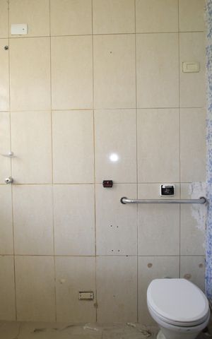 Casa à venda com 220m², 5 quartos e 4 vagasBanheiro 2