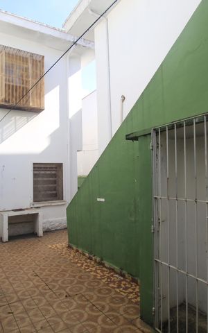 Casa à venda com 220m², 5 quartos e 4 vagasÁrea externa