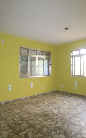 Casa à venda com 220m², 5 quartos e 4 vagasSala
