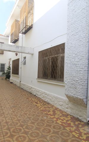 Casa à venda com 220m², 5 quartos e 4 vagasÁrea externa