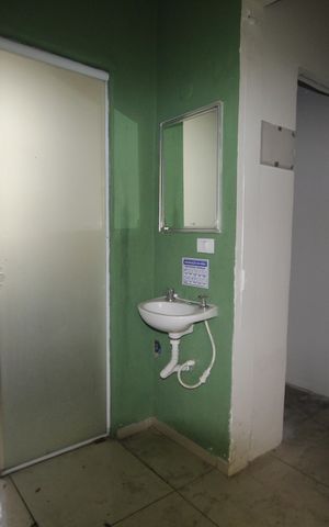Casa à venda com 220m², 5 quartos e 4 vagasBanheiro 1
