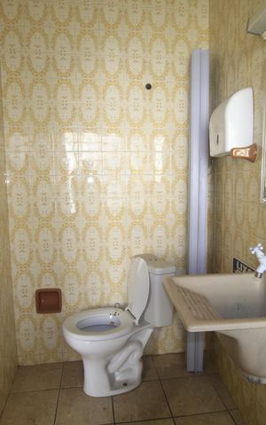 Casa à venda com 220m², 5 quartos e 4 vagasBanheiro 3