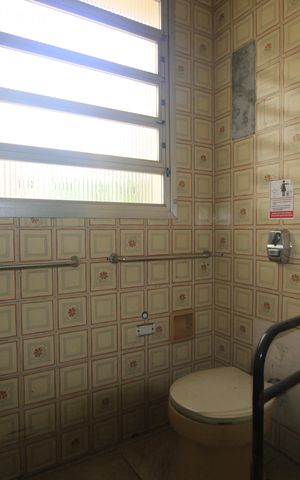 Casa à venda com 220m², 5 quartos e 4 vagasBanheiro 1