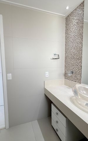 Apartamento à venda com 180m², 4 quartos e 3 vagasBanheiro da Suíte 1