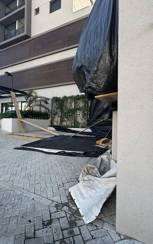 Apartamento à venda com 38m², 2 quartos e 1 vaga Apartamento à venda com 38m², 2 quartos e 1 vagaFachada com Placa