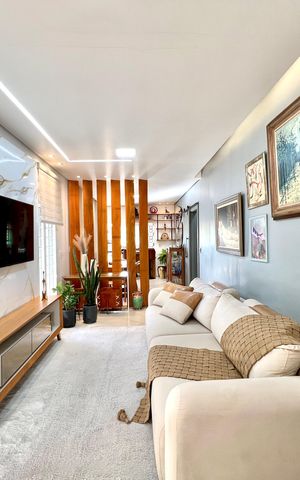 Casa à venda com 320m², 3 quartos e 3 vagas Casa à venda com 320m², 3 quartos e 3 vagasSala de TV