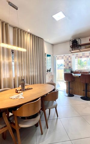 Casa à venda com 320m², 3 quartos e 3 vagas Casa à venda com 320m², 3 quartos e 3 vagasSala de Jantar