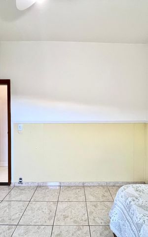 Casa à venda com 320m², 3 quartos e 3 vagas Casa à venda com 320m², 3 quartos e 3 vagasQuarto 2