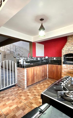 Casa à venda com 320m², 3 quartos e 3 vagas Casa à venda com 320m², 3 quartos e 3 vagasÁrea gourmet