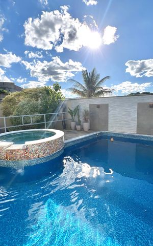 Casa à venda com 320m², 3 quartos e 3 vagas Casa à venda com 320m², 3 quartos e 3 vagasPiscina