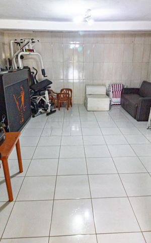 Casa à venda com 280m², 4 quartos e 5 vagas Casa à venda com 280m², 4 quartos e 5 vagasSalão de Festas
