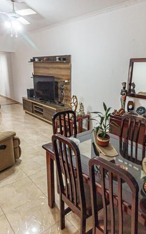 Casa à venda com 280m², 4 quartos e 5 vagas Casa à venda com 280m², 4 quartos e 5 vagasSala