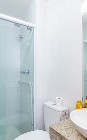 Apartamento à venda com 51m², 2 quartos e 1 vaga Apartamento à venda com 51m², 2 quartos e 1 vagaBanheiro da Casa