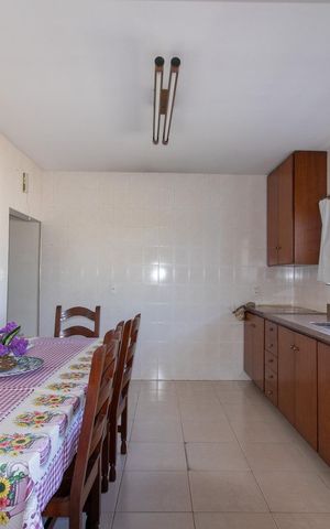 Casa à venda com 257m², 4 quartos e 3 vagas Casa à venda com 257m², 4 quartos e 3 vagasCozinha