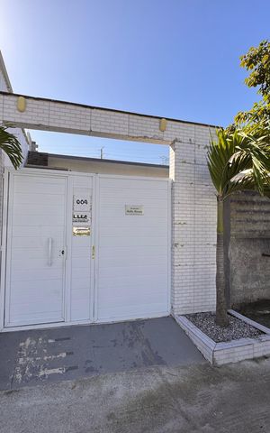 Casa de condomínio à venda com 60m², 2 quartos e sem vaga Casa de condomínio à venda com 60m², 2 quartos e sem vagaFachada