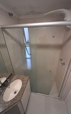 Apartamento à venda com 75m², 3 quartos e 2 vagas Apartamento à venda com 75m², 3 quartos e 2 vagasBanheiro