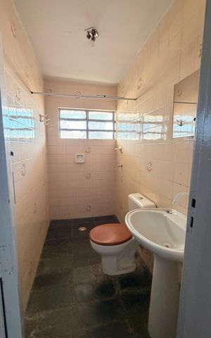 Casa para alugar com 52m², 2 quartos e 1 vagaBanheiro