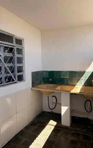 Casa para alugar com 52m², 2 quartos e 1 vagaÁrea de Serviço