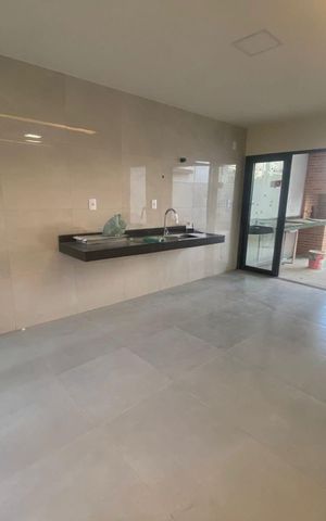 Casa para alugar com 93m², 2 quartos e 3 vagas