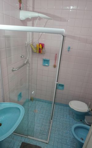 Casa à venda com 250m², 2 quartos e 1 vagaBanheiro