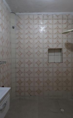 Casa para alugar com 110m², 2 quartos e 4 vagasBanheiro
