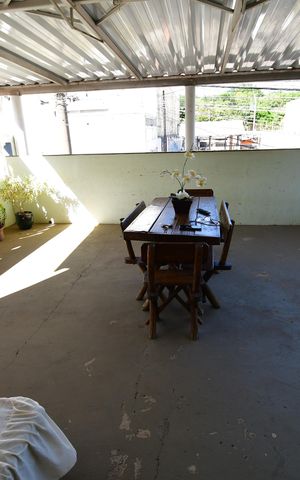 Casa à venda com 350m², 3 quartos e 3 vagasVaranda