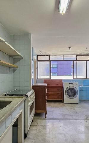 Apartamento à venda com 110m², 4 quartos e 1 vaga Apartamento à venda com 110m², 4 quartos e 1 vagaCozinha e Área de Serviço