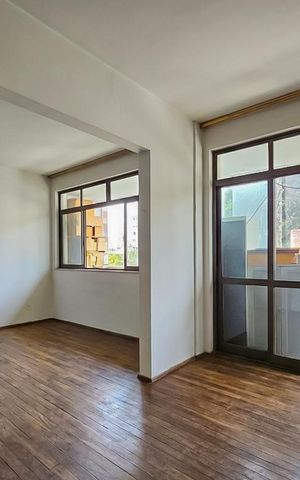 Apartamento à venda com 110m², 4 quartos e 1 vaga Apartamento à venda com 110m², 4 quartos e 1 vagaSala