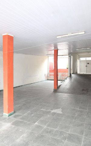 Casa à venda com 180m², 2 quartos e 2 vagasGaragem