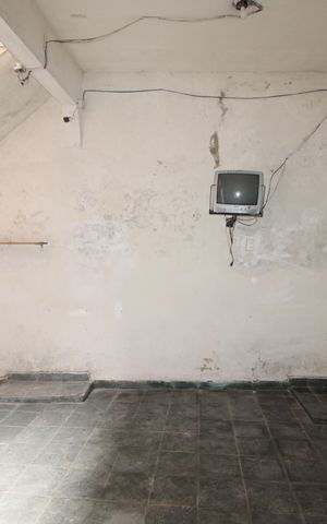 Casa à venda com 180m², 2 quartos e 2 vagasQuintal
