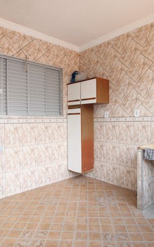 Casa à venda com 180m², 2 quartos e 2 vagasÁrea de Serviço