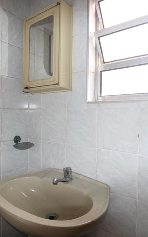Casa à venda com 180m², 2 quartos e 2 vagasBanheiro