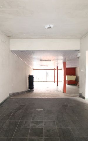 Casa à venda com 180m², 2 quartos e 2 vagasGaragem