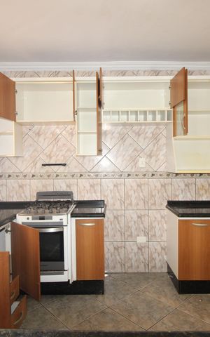 Casa à venda com 180m², 2 quartos e 2 vagasCozinha