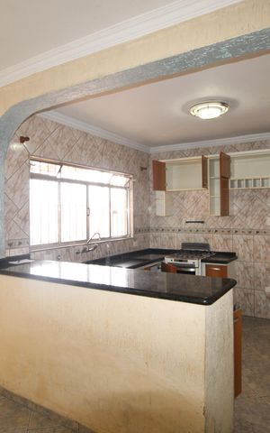 Casa à venda com 180m², 2 quartos e 2 vagasCozinha