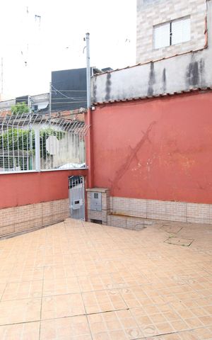 Casa à venda com 180m², 2 quartos e 2 vagasQuintal