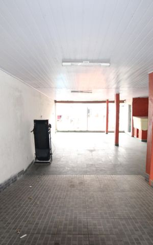 Casa à venda com 180m², 2 quartos e 2 vagasGaragem